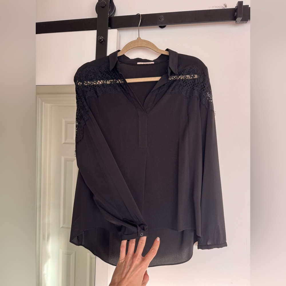 TAHARI Elegant Black Top with Lace Accent